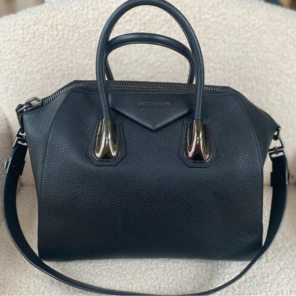 Givenchy Medium Antigona in black calfskin with gunmetal hardware